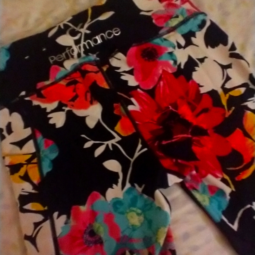 Calvin Klein Performance Women's Floral Legging Shorts